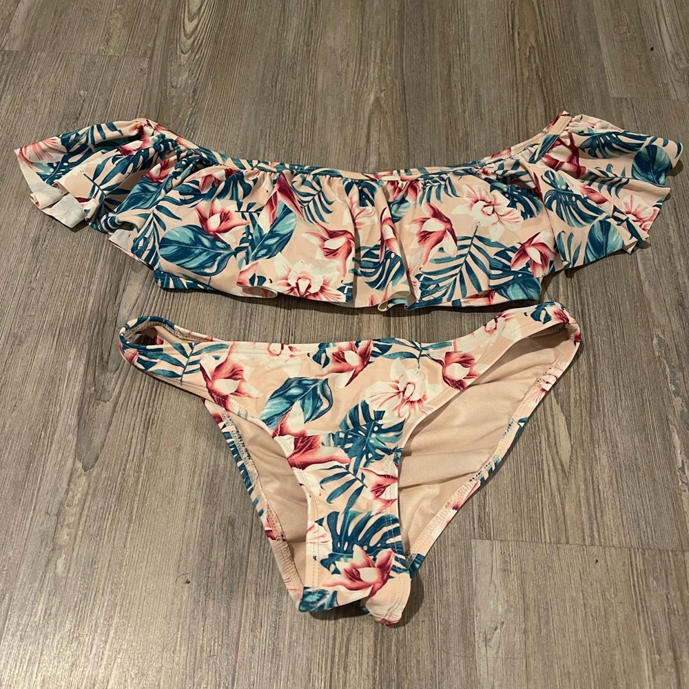 Off the shoulder pink floral bikini
